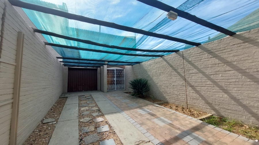 To Let 3 Bedroom Property for Rent in Dagbreek Free State